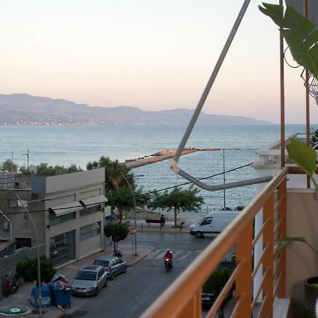 Infinity Blue Next To The Sea Apartment Kalamata Exterior foto