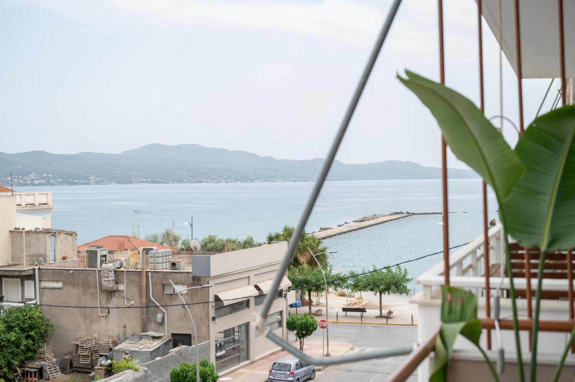 Infinity Blue Next To The Sea Apartment Kalamata Exterior foto